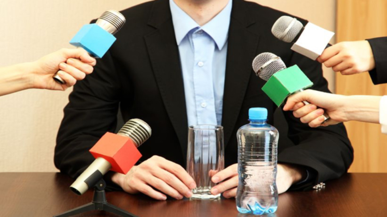 19173898 - conference meeting microphone with businessman or politician